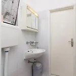 Ana 418 *