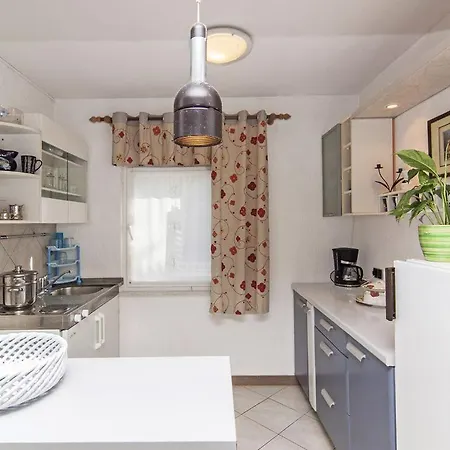 Ana 418 Apartman Fažana