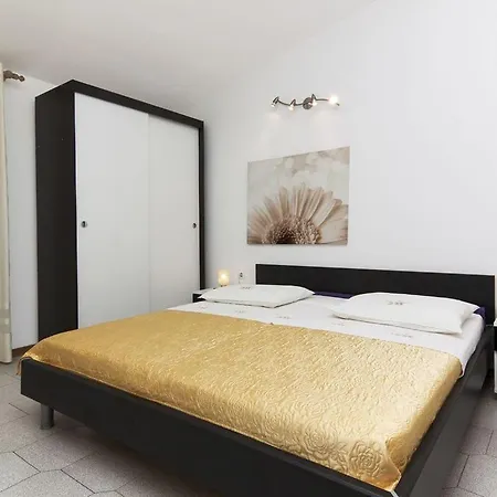 Ana 418 Fažana