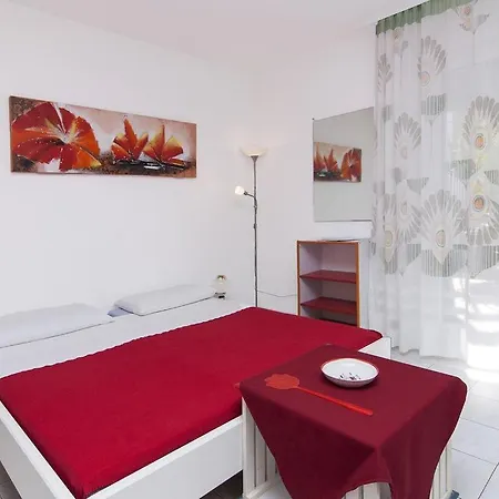Ana 418 Apartman Fažana